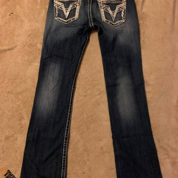 Vigoss Women's Dark Blue Boot Cut Jeans with Embellished Pockets - Picture 2 of 9